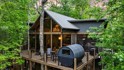 Spectacular Cabin with Incredible Living Areas Cherry Log, Georgia - Cherry Log, Georgia - glamping.directory