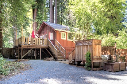 Charming Cabin Rental with Easy Access to the River in Guerneville, California - glamping.directory