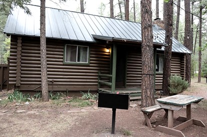 Pet Friendly Log Cabin Nestled under the Forested High Country of the Mongollon Rim in Central Arizona - Payson, Arizona - glamping.directory