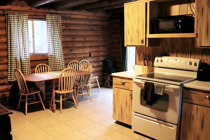 Pet Friendly Log Cabin Nestled under the Forested High Country of the Mongollon Rim in Central Arizona - Payson, Arizona - glamping.directory