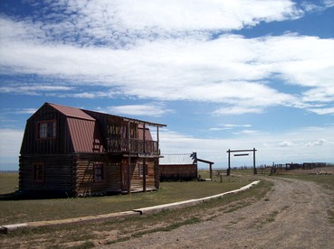 Two-Story Cabin Rental near Great Sand Dunes National Park in Colorado - glamping.directory