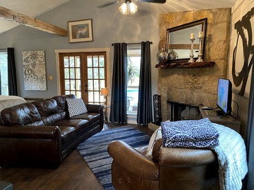 Charming Pet-Friendly Vacation Rental with a Private Pool in Hays County, Texas - Wimberley, Texas - glamping.directory