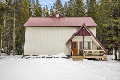 Creekside Cabin with Backyard and Foosball Table Great for Groups in Idaho - glamping.directory