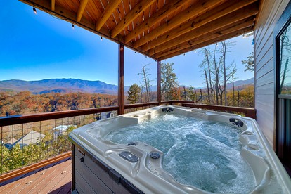 Great Smoky Mountains National Park Luxury Glamping Lodge for Family and Friends - Gatlinburg, Tennessee - glamping.directory