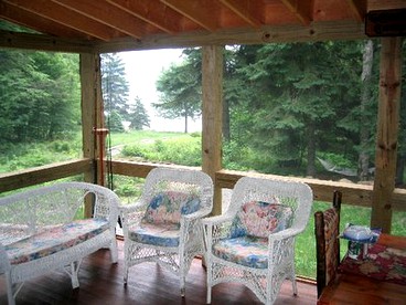 Waterfront Vacation Rental Perfect for Groups on Lake Placid in New York - New York, New York - glamping.directory