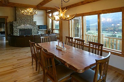 Incredible Mountain Cabin Rental for a Group Getaway to Bozeman, Montana - Bozeman, Montana - glamping.directory