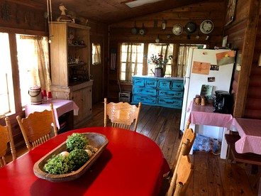 Peaceful Bandera Accommodation Perfect for Texas Hill Country Getaways - Bandera, Texas - glamping.directory