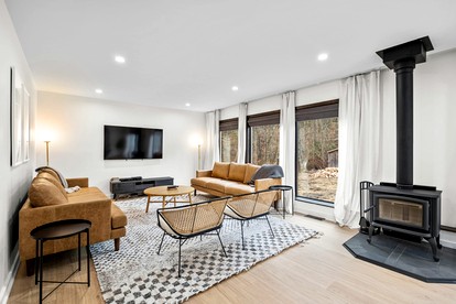 Gorgeous Modern Chateau Surrounded by Nature Perfect for Families in Pine Hill, New York - Pine Hill, New York - glamping.directory