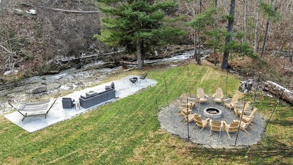 Gorgeous Modern Chateau Surrounded by Nature Perfect for Families in Pine Hill, New York - Pine Hill, New York - glamping.directory