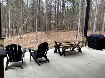 Spacious Log Cabin for Glamping Family Getaways in Broken Bow, Oklahoma - Broken Bow, Oklahoma - glamping.directory