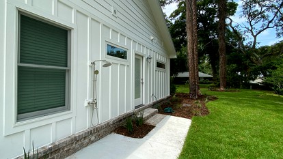 Beautiful Modern Cottage with Ping Pong Table in Jekyll Island, Georgia - Jekyll Island, Georgia - glamping.directory