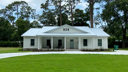 Beautiful Modern Cottage with Ping Pong Table in Jekyll Island, Georgia - glamping.directory