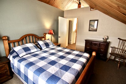 Spectacular Rustic Wooden Cabin in Blanding, Utah - Blanding, Utah - glamping.directory