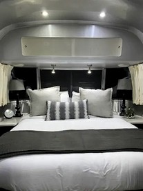 Spectacular Airstream with Fire Pit and Hot-tub in Orderville, Utah - Orderville, Utah - glamping.directory