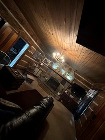 Countryside Cabin Incredible for Outdoor Activities in McMinnville, Tennessee - McMinnville, Tennessee - glamping.directory