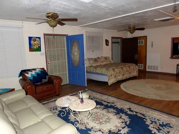 Tranquil Eclectic Vacation Rental with Spectacular Cliff Views by Arizona's Coronado Trail - Clifton, Arizona - glamping.directory