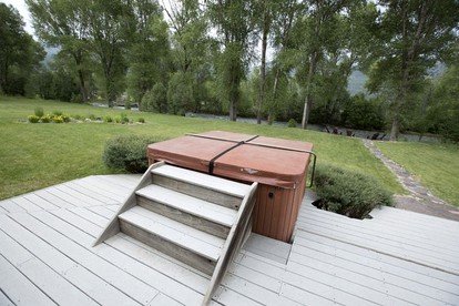 Spacious Camping Cabin on the Animas River near Trimble Hot Springs in Colorado - Durango, Colorado - glamping.directory