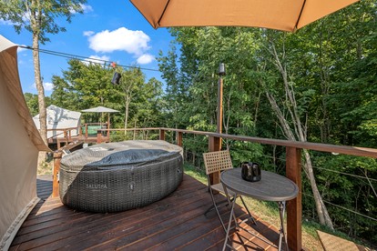 Gorgeous Bell Tent for a Romantic Glamping Escape Surrounded by Nature in Silver Point, Tennessee - Silver Point, Tennessee - glamping.directory