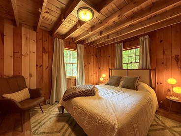 Enchanting Lakefront Cabin Retreat with Hot Tub and Fire Pit on Sebago Lake in Maine - Casco, Maine - glamping.directory