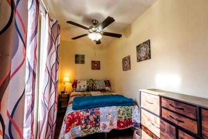 Quaint Cozy Cottage Perfect for a Peaceful Getaway in West Virginia - Pipestem, West Virginia - glamping.directory