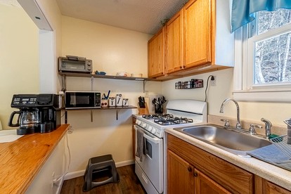 Quaint Cozy Cottage Perfect for a Peaceful Getaway in West Virginia - Pipestem, West Virginia - glamping.directory