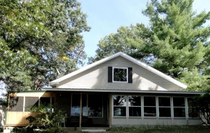 Rustic Cottage Rental Ideal for a Family Getaway near Wild Rose in Central Wisconsin - glamping.directory