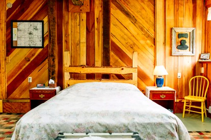 Gorgeous Suite for a Rustic Getaway near Manistee National Forest, Michigan - Le Roy, Michigan - glamping.directory