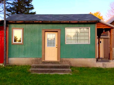 Gorgeous Suite for a Rustic Getaway near Manistee National Forest, Michigan - Le Roy, Michigan - glamping.directory
