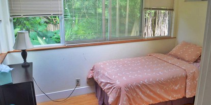 Cozy Vacation Getaway Surrounded by Lush Gardens in Maui, Hawaii - Makawao, Hawaii - glamping.directory