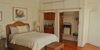 Cozy Vacation Getaway Surrounded by Lush Gardens in Maui, Hawaii - Makawao, Hawaii - glamping.directory