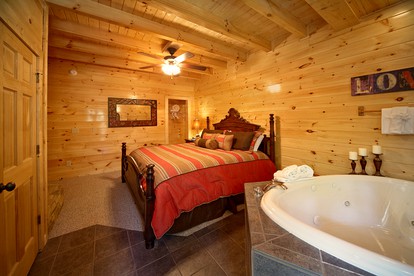 Secluded Rental Cabin with a Hot Tub near Gatlinburg, Tennessee - Gatlinburg, Tennessee - glamping.directory