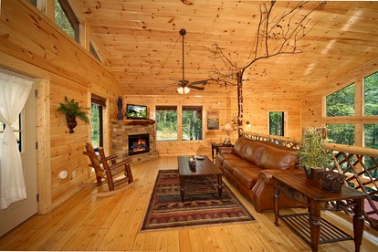 Secluded Rental Cabin with a Hot Tub near Gatlinburg, Tennessee - Gatlinburg, Tennessee - glamping.directory