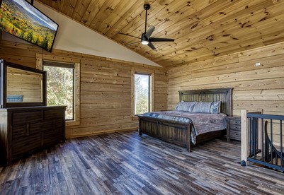 Stunning Lakefront Cabin with Hot Tub and Pool Table on Douglas Lake in Dandridge, Tennessee - Dandridge, Tennessee - glamping.directory