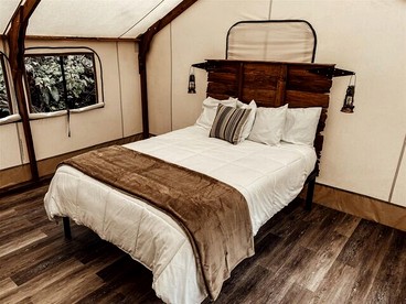 Pet-Friendly Safari Tent in Forks, near The Butchart Gardens, Perfect for a Weekend to Disconnect - Forks, Washington - glamping.directory