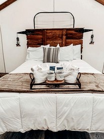 Pet-Friendly Safari Tent in Forks, near The Butchart Gardens, Perfect for a Weekend to Disconnect - Forks, Washington - glamping.directory