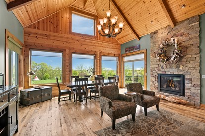 Gorgeous and Modern Cabin Rental with Lake Views near Omaha, Nebraska - Wahoo, Nebraska - glamping.directory