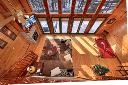 Excellent Gatlinburg Cabin for a Dog-Friendly Getaway in Tennessee - Gatlinburg, Tennessee - glamping.directory