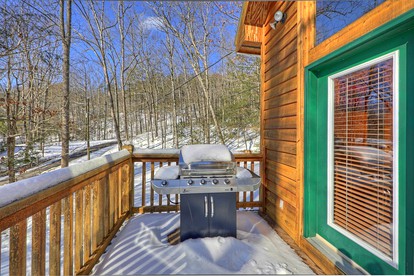 Excellent Gatlinburg Cabin for a Dog-Friendly Getaway in Tennessee - Gatlinburg, Tennessee - glamping.directory