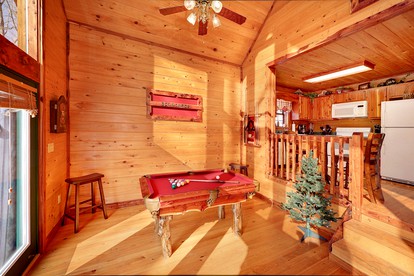 Excellent Gatlinburg Cabin for a Dog-Friendly Getaway in Tennessee - Gatlinburg, Tennessee - glamping.directory