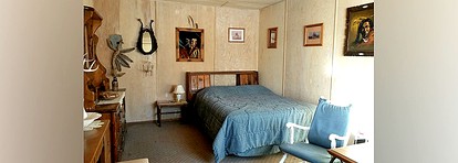 Tranquil Country Cabin Rental within Easy Reach of Bighorn Lake, Montana - Pryor, Montana - glamping.directory