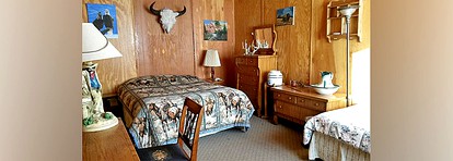 Tranquil Country Cabin Rental within Easy Reach of Bighorn Lake, Montana - Pryor, Montana - glamping.directory