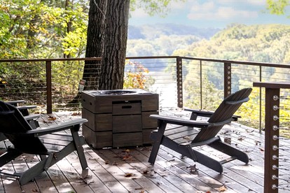 Gorgeous Cabin with Magnificent Views of the Potomac River in Shepherdstown, West Virginia - Shepherdstown, West Virginia - glamping.directory