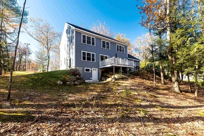 Impressive Cottage Nestled Amidst Trees with Gorgeous Vistas in North Conway, New Hampshire - North Conway, New Hampshire - glamping.directory
