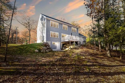 Impressive Cottage Nestled Amidst Trees with Gorgeous Vistas in North Conway, New Hampshire - glamping.directory