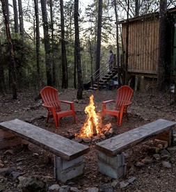 Majestic Nordic Tiny House with Private Deck, Grill and Fire Pit in Arkansas - Boles, Arkansas - glamping.directory