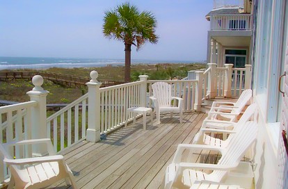 Beachfront Villa with Private Boardwalk near Charleston, South Carolina - Isle of Palms, South Carolina - glamping.directory