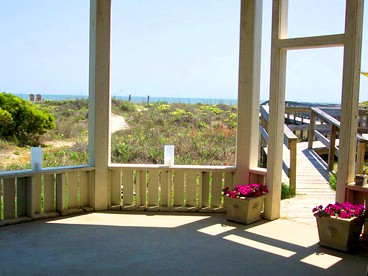 Beachfront Villa with Private Boardwalk near Charleston, South Carolina - Isle of Palms, South Carolina - glamping.directory