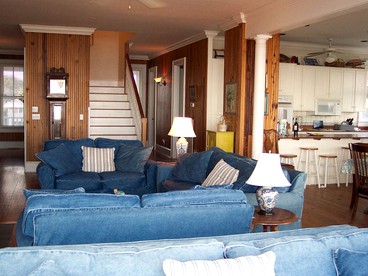 Beachfront Villa with Private Boardwalk near Charleston, South Carolina - Isle of Palms, South Carolina - glamping.directory