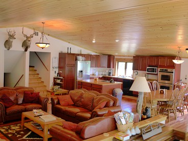 Secluded Lodge Rental for Large Groups in Lewis and Clark National Forest, Montana - White Sulphur Springs, Montana - glamping.directory