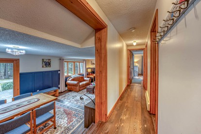 Charming Cabin with Games Room in North Woodstock, New Hampshire, Ideal for Relaxing Getaways in Nature - North Woodstock, New Hampshire - glamping.directory